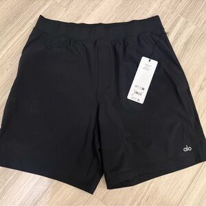 ALO Yoga Men's Black 7” Repetition Shorts - Size Large